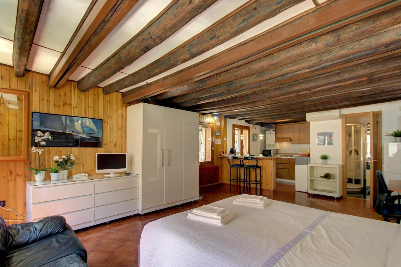 Canal-Door Apartment Venice Luaran gambar